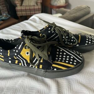 Maui and Sons Black and Yellow Patterned Sneakers